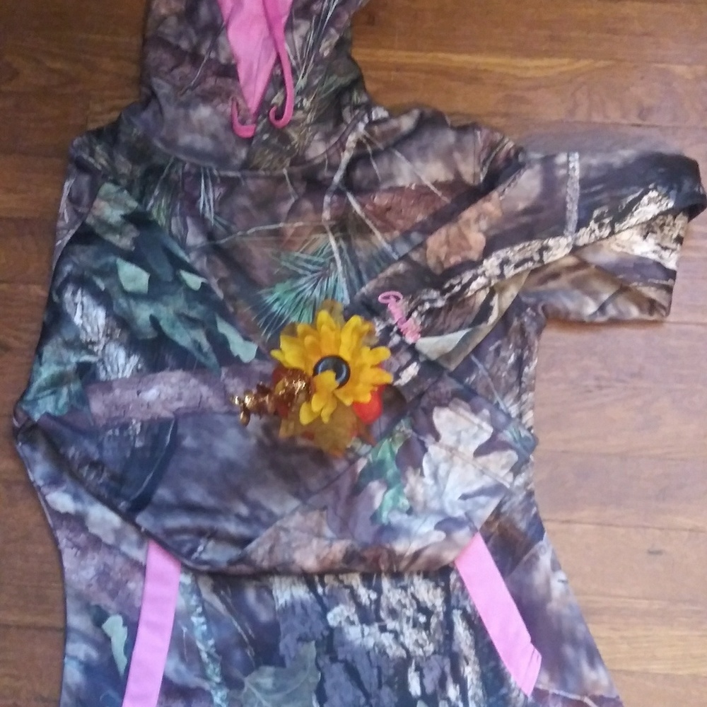 Girls Mossy Oak hoodie